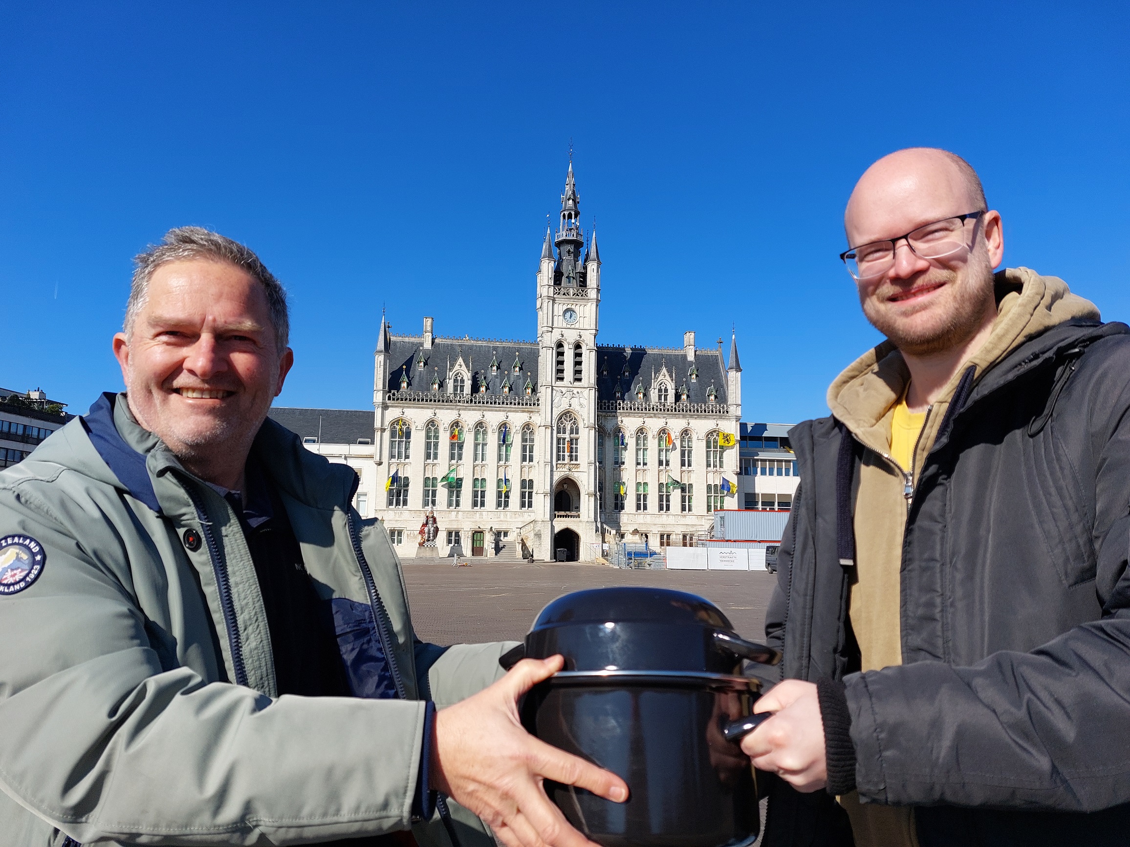 Chris Wauman wordt nieuw gemeenteraadslid PVDA Sint-Niklaas - Jef Maes geeft de fakkel door